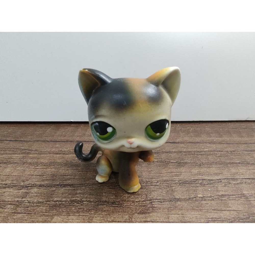 Littlest Pet Shop Cat #27 Figure with Green Eyes Brown Black White A19